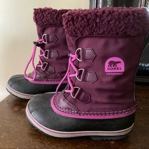 Sorel Pac Boot Sz. 4 Big kid